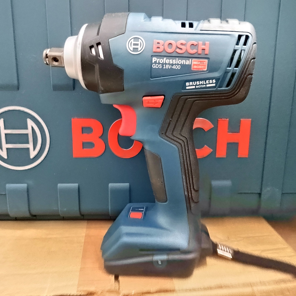 Power Tools Professional - Avvitatore a impulsi a batteria Bosch